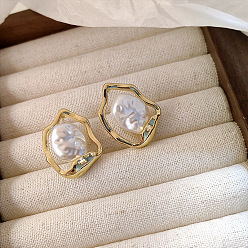 Золотой Серьги-гвоздики из сплава и пластика с жемчугом, самородки, золотые, 25x19 мм