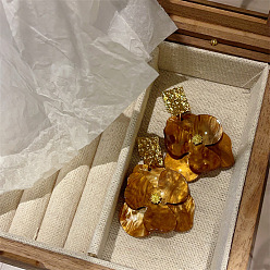 Перу Серьги-гвоздики из акрила и сплава, цветок, золотые, Перу, 60 мм