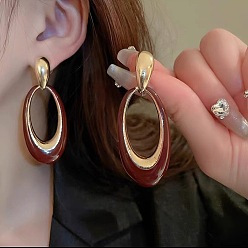 Седло Коричневый Овальные серьги-гвоздики из сплава с эмалью, золотые, седло коричневый, 60x25 мм