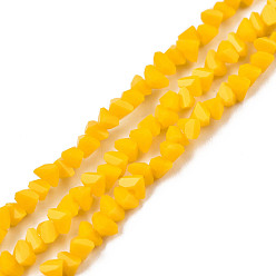 Золотистый Непрозрачные сплошные цветные стеклянные бусины, граненый треугольник, золотые, 3x2x2 мм, отверстие : 0.8 мм, около 150~152 шт / нитка, 10.43 дюйм ~ 11.42 дюйм (26.5~29 см)