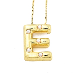 Letter E Женские ожерелья с подвеской в виде буквы из латуни и пластика в виде жемчуга, реальный 18 k позолоченный, Письмо E, 17.64 дюйм (44.8 см)