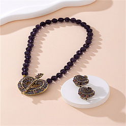 Индиго Ожерелья и серьги-гвоздики из сплава сердечек, стекла и стразов, индиговые, 410 мм