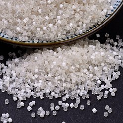 (DB0673) Античный Шелково-атласный Цвета Слоновой Кости Бусины miyuki delica, цилиндр, японский бисер, 11/0, (дБ 0673) старинный шелковый атлас слоновой кости, 1.3x1.6 мм, Отверстие: 0.8 мм, о 2000 шт / бутылка, 10 г / бутылка