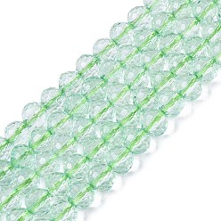 Зеленый газон Нити из окрашенного прозрачного стекла с эффектом кракелюра, круглые, граненый (96 граней), зеленый газон, 5.5~6 мм, отверстие : 1~1.4 мм, около 71~74 шт / нитка, 14.37~14.57 дюйм (36.5~37 см)