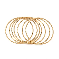 Золотой 7шт. вакуумное покрытие PVD 304 набор текстурированных браслетов из нержавеющей стали для женщин, золотые, 2 мм, внутренний диаметр: 2-1/2 дюйм (6.5 см)
