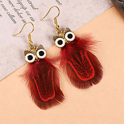 Brique Rouge Boucles d'oreilles pendantes en alliage d'émail pour femmes, chouette, avec la plume, firebrick, 45x30mm