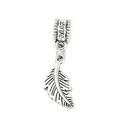 Перо Подвеска из латуни с покрытием из латуни в европейском стиле, Подвески с большими отверстиями, без свинца и без кадмия, античное серебро, перо, 30 мм, отверстие : 4.5 мм