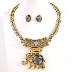 Античное Золото Ожерелья и комплекты серег-гвоздиков из сплава и смолы в виде слона, античное золото , 18x15 мм