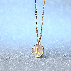 Letter L Плоские круглые ожерелья с инициалами из нержавеющей стали с натуральными белыми ракушками для женщин, золотые, цвет морской раковины, Письмо L, 18.11 дюйм (46 см)