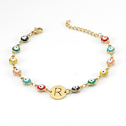 Letter R Красочные 304 браслеты из нержавеющей стали с плоскими круглыми звеньями и эмалью в виде «злого глаза», Браслеты с подвесками в виде букв для женщин, золотые, реальный 18 k позолоченный, Буква R, 6.69 дюйм (17 см)