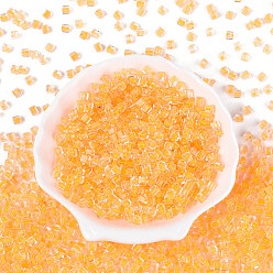 Оранжевый Прозрачные внутри цветные стеклянные бусины, кубические, оранжевые, 3.8~4x3.6~4x3.6~4 мм, отверстие : 1.4~1.5 мм, Около 4090 шт / фунт