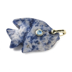 (306FM) Жонкиль матовый с лаймовой подкладкой Резные подвески из натуральной синей яшмы, Подвески в виде рыбок с фианитами и латунной фурнитурой, золотые, стойки покрытие, 32~33.5x23.5~24.5x8~8.5 мм, отверстие : 5x6 мм