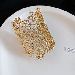 Doré  Bracelets manchettes ouvertes en alliage à motif de feuille creuse pour femmes, or, diamètre intérieur: 2.76 pouce (7 cm)