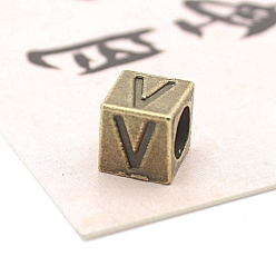 Letter V Европейские бусины из антикварного бронзового сплава, бусины с большим отверстием, куб с письмом, Буква V, 7x7x7 мм, отверстие : 5 мм