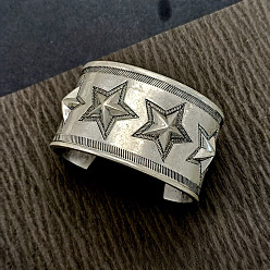 Античное Серебро Ретро-браслеты-манжеты из латуни для женщин, звезда, античное серебро, 1-1/2 дюйм (3.7 см), внутренний диаметр: 2-1/2 дюйм (6.5 см)