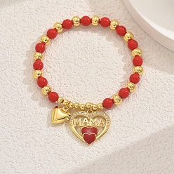 (52) Непрозрачная лаванда Браслеты с подвесками из латуни и микропаве из кубического циркония на день матери, браслеты из искусственного жемчуга для женщин, сердце со словом мама, разноцветные, 1-1/8x7/8 дюйм (2.9x2.2 см), внутренний диаметр: 2-3/8 дюйм (6 см)