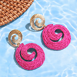 Темно-Розовый Серьги-гвоздики из сплава рафии с висячими мотивами в форме спирали вихря, золотые, темно-розовыми, 64x38 мм