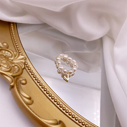 Letter V Перстни из натурального пресноводного жемчуга, с подвеской в виде буквы из сплава золотистого тона, Буква V, внутренний диаметр: 16 мм