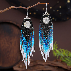 Платина Серьги-подвески в форме луны из стеклянных бусин ручной работы, платина, 130x30 мм