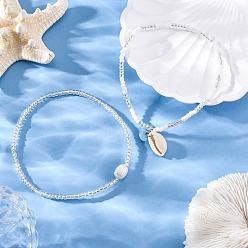 Shell Shape 2 летние эластичные браслеты на щиколотку из натурального жемчуга и круглых стеклянных бусин, браслеты на ногу с натуральными ракушками и аквамариновой крошкой для женщин, белый и ясно, формы раковины, внутренний диаметр: 3~3-1/8 дюйм (7.5~8 см), 1 шт / стиль, 2 шт / комплект