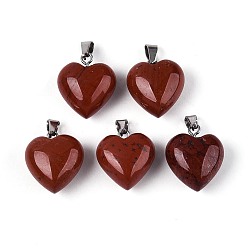 Красный Камень Природные красной яшмы подвески, сердце прелести, с железной застежкой платинового цвета на дужках, 16~19x15~18x8~10.5 мм, отверстие : 5.5~6x2~2.5 мм