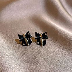 Золотой Серьги-гвоздики из сплава и смолы с жемчугом, с кристально горный хрусталь, бантом, золотые, 15x13.5 мм