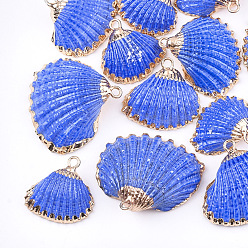 Royal Blue Spray Paint & Electroplate Sea Shell Pendants, with Iron Findings, Light Gold, Royal Blue, 16~26x17~28x7~10mm, Hole: 2mm