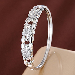 Plata Brazaletes de latón con microincrustaciones de circonitas cúbicas transparentes en forma de flor y bisagra abierta para mujer., plata, diámetro interior: 2.17 pulgada (5.5 cm)