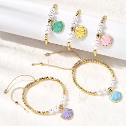 (52) Непрозрачная лаванда Латунные браслеты с подвесками из микрофибры и кубического циркония, Браслеты из плетеных бусин из латуни и АБС-пластика с имитацией жемчуга, формы раковины, долговечный, без кадмия и без свинца, реальный 18 k позолоченный, разноцветные, внутренний диаметр: 2-1/8~3-1/2 дюйм (5.5~9 см)
