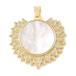 Plaqué 18K Or Véritable Pendentifs en laiton sertis de micro-pavés de zircone cubique transparente et de coquillage blanc naturel, charmes de soleil, crémaillère plaquage, plaqué longue durée, sans cadmium et sans plomb, réel 18 k plaqué or, 33x34x2.5mm, Trou: 6x4mm