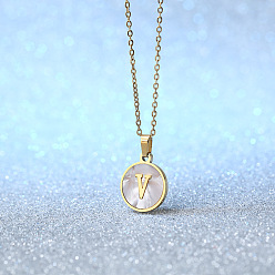 Letter V Плоские круглые ожерелья с инициалами из нержавеющей стали с натуральными белыми ракушками для женщин, золотые, цвет морской раковины, Буква V, 18.11 дюйм (46 см)
