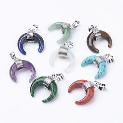 Смешанные камни Природные и синтетические смешанные каменные подвески, с латунной фурнитурой , двойной рог / полумесяц, платина, 22~23x19~20x9 мм, отверстие : 5x7 мм