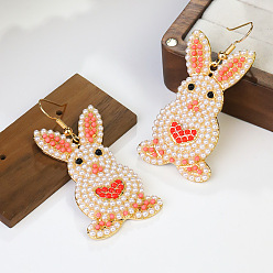 Кремово-белый Пасхальные серьги-подвески в виде кролика из цинкового сплава и пластика с имитацией жемчуга., золотые, кремово-белые, 56x27 мм