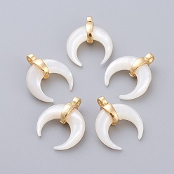 Белые Ракушки Подвески из натурального белого жемчуга, с латунной фурнитурой золотого цвета, двойной рог / полумесяц, 15.5x13x5.3 мм, отверстие : 1.5 мм