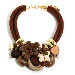 Седло Коричневый Кольцо-бабочка с цветком, подвеска из акрила и дерева 2-нить из хлопкового шнура, ожерелье-нагрудник для женщин, золотые, седло коричневый, 23.23 дюйм (59 см)