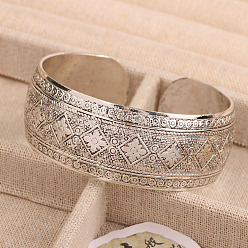 Rhombus Браслеты из манжеты из тибетского сплава, широкие браслеты для женщин, античное серебро, ромб, 1 дюйм (2.5 см), внутренний диаметр: 2-1/4 дюйм (5.8 см)