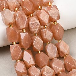 Peach Moonstone Натуральный персиковый лунный камень, прямоугольник граненый, с бисером, 15~16x13.5~16x13.5~16 мм, отверстие : 1 мм, около 20~21 шт / нитка, 15.16~15.75'' (38.5~40 см)