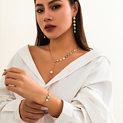 Цветок Ожерелье с подвеской из латуни, эмали и пластикового жемчуга, серьги-гвоздики и браслет-цепочка, цветок, 400 мм