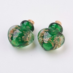 Зеленый Подвески для бутылок с духовыми шкафами ручной работы, бутылка эфирного масла, с золотым песком, сердце, зелёные, 25~26.5 мм, отверстие: 5 мм, емкость бутылки: 0.5~1 мл (0.017~0.03 жидких унций)