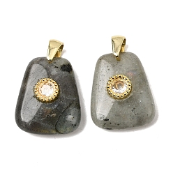 Лабрадорита Природные подвески лабрадорита, Трапециевидные подвески с латунной инкрустацией из прозрачных кубических цирконий., золотые, стойки покрытие, 21.5x17~17.5x8 мм, отверстие : 3.5x4.3 мм