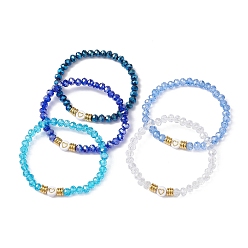 Bleu Ciel Foncé 5 Ensemble de bracelets extensibles en perles de verre, de laiton et d'acrylique, bracelets empilables coeur, bleu profond du ciel, diamètre intérieur: 2-1/8 pouce (5.4 cm)
