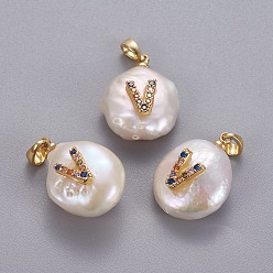 Letter V Подвески из натурального пресноводного жемчуга, с латунными микро проложить кубических выводы циркония, самородки с буквой, долговечный, золотые, красочный, letter.v, 17~27x12~16x6~12 мм, отверстие : 4x2.5 мм