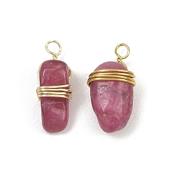 Tourmaline Pendentifs en tourmaline rouge naturelle sertis de fil métallique, pépites charmes, réel 18 k plaqué or, sans cadmium et sans plomb, crémaillère plaquage, plaqué longue durée, 16x6~8x5.5~6mm, Trou: 1.6mm