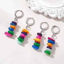 Платина Латунные серьги обруча, с окрашенными бусинами из натуральной пресноводной ракушки, платина, 40x9~11 мм