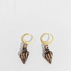 Коричневый Серьги-гвоздики с эмалевой отделкой из сплава и ракушки на морскую тематику, золотые, кофе, 32x9 мм