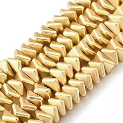 Светло-Золотое Покрытие Нити бусин из синтетического немагнитного гематита с матовым гальваническим покрытием, граненый треугольник огранки, свет позолоченные, 7x7x3 мм, отверстие : 1.2 мм, около 125 шт / нитка, 15.75 дюйм (40 см)