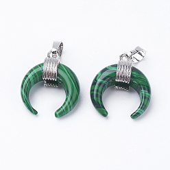 Малахит Синтетического малахита подвески, с латунной фурнитурой , двойной рог / полумесяц, платина, 22~23x19~20x9 мм, отверстие : 5x7 мм