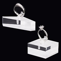 Claro 2 conjuntos 2 estilos soportes de exhibición de anillos de dedo de acrílico triangulares y cuadrados, Soporte de clip de plástico o soportes de almacenamiento de anillo, Claro, producto terminado: 2.35~3.5x3.5~6.1x2.5~2.7 cm