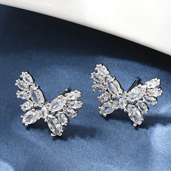 Платина Серьги-гвоздики из латуни с микропаве и цирконием в форме бабочки, долговечный, без кадмия и без свинца, стойки покрытие, платина, 14x19 мм