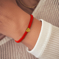 Letter A 304 браслеты из плетеных бусин в форме сердца из нержавеющей стали с буквами, регулируемые плетеные браслеты из нейлонового шнура для парной дружбы, золотые, буква a, 7-7/8 дюйм (20 см), внутренний диаметр: 11 дюйм (28 см)